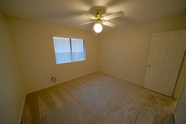 Building Photo - Beautiful Home in the desirable Shavano Ga...