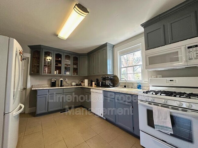 Building Photo - 8577 Granby St