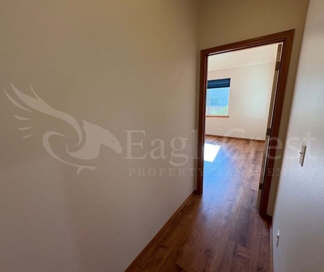 Building Photo - Three Bedroom, Two Bathroom House in Chape...