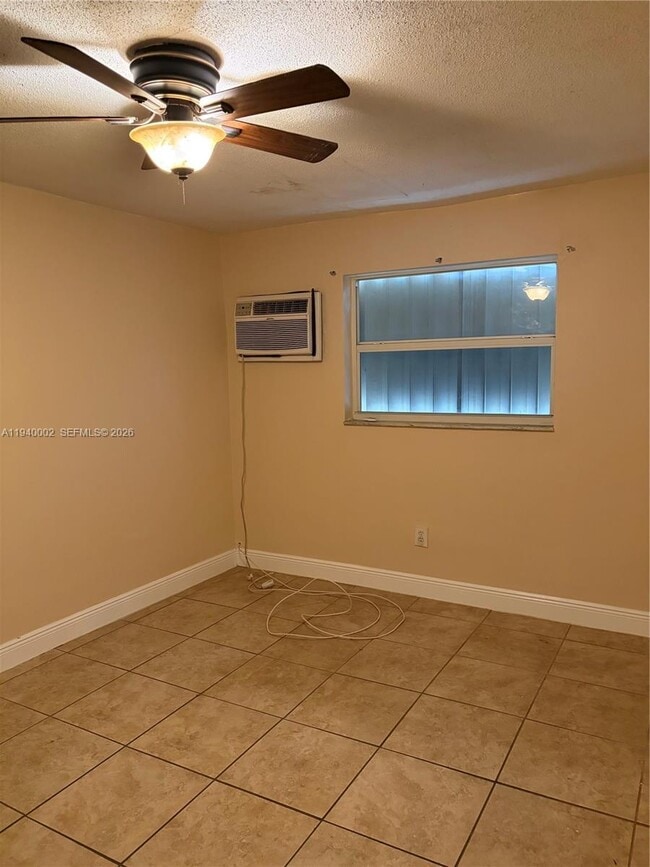 Building Photo - 307 E 14th St