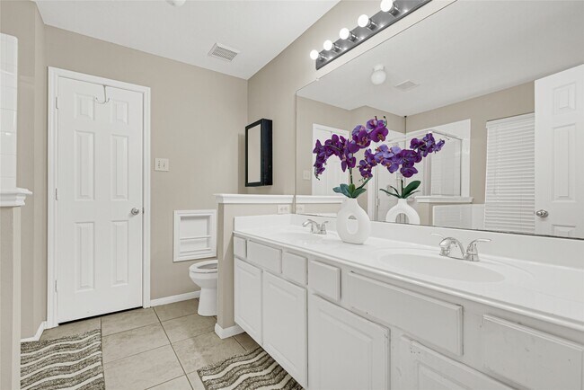 Building Photo - 8123 Solara Bend Ct