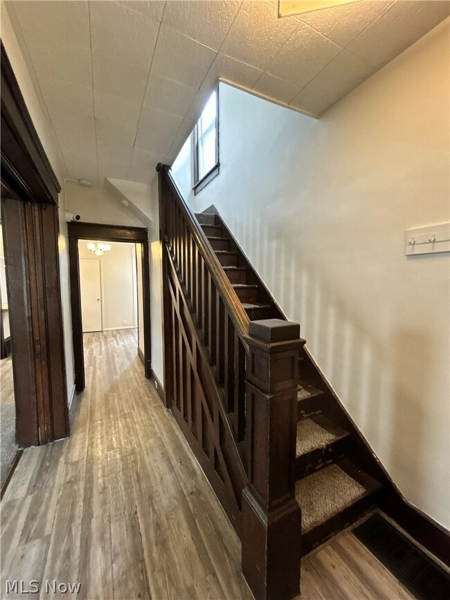 Building Photo - 1303 Oregon Ave