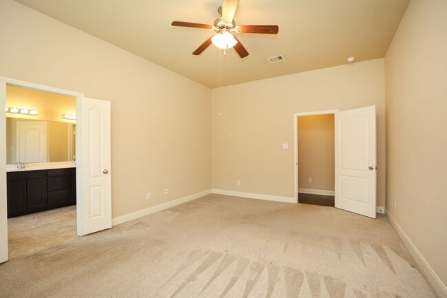 Building Photo - 147 West Wading Pond Circle
