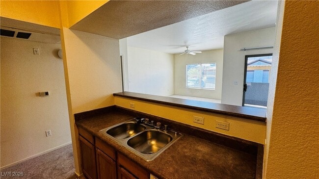 Building Photo - 45 Maleena Mesa St