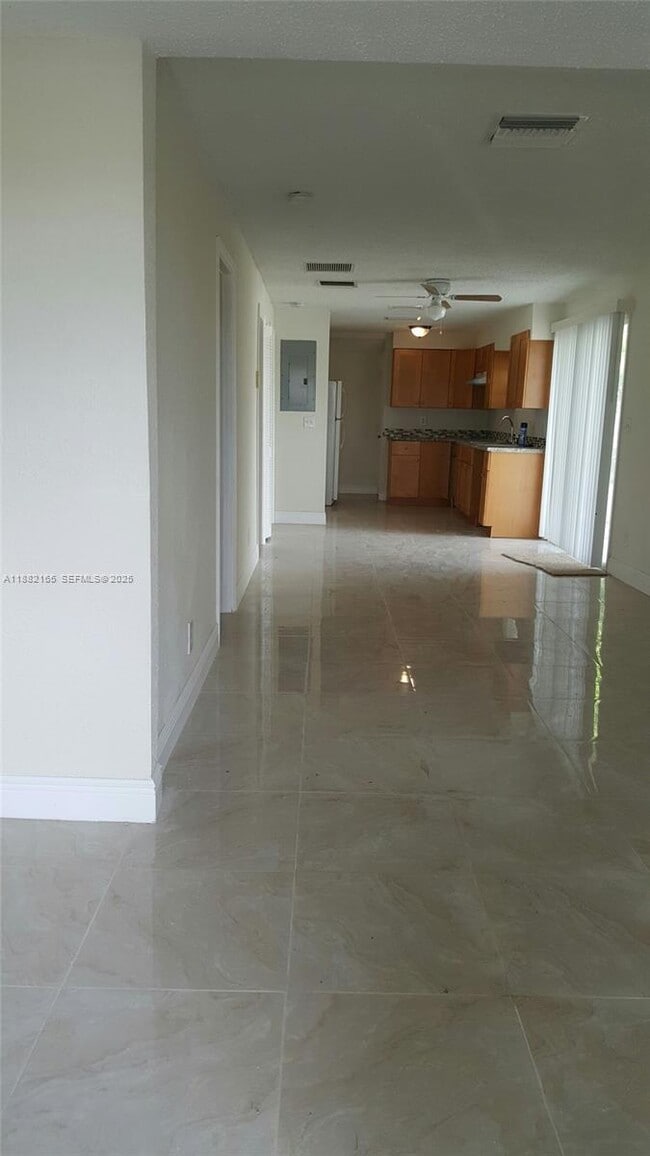 Building Photo - 805 NW 4th Ave