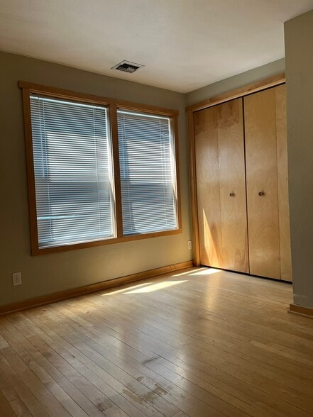 Building Photo - 3220 N Oakland Ave