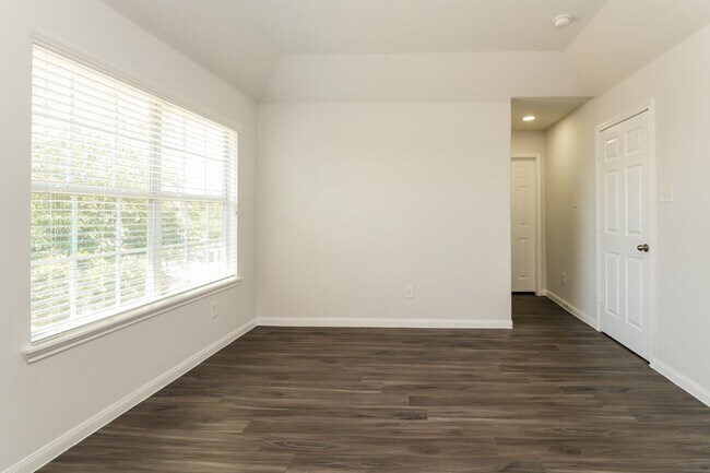 Building Photo - 5711 Latta Plantation Dr