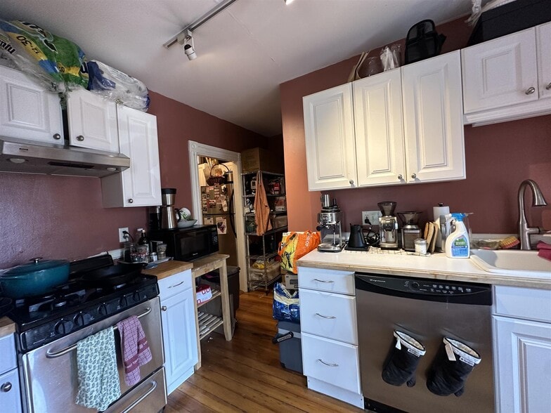 Building Photo - 100 Woodstock St