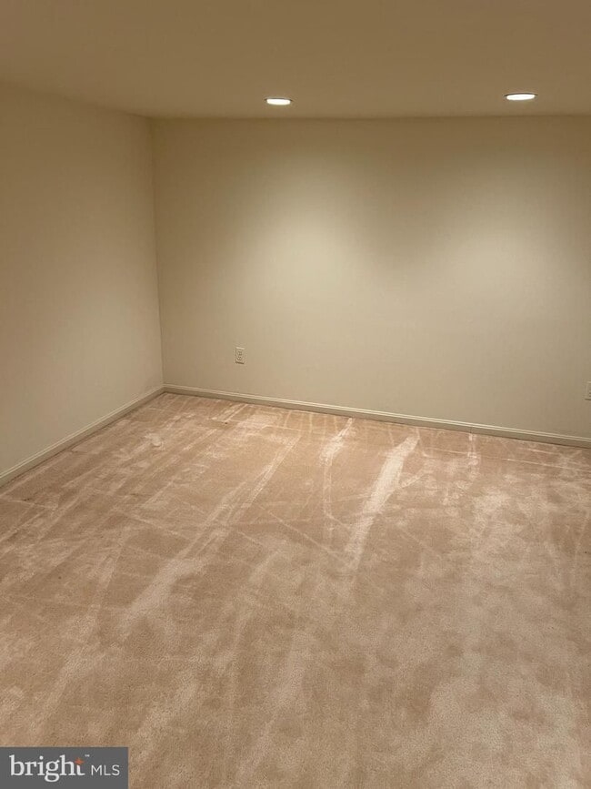 Building Photo - 10775 Brewer House Rd