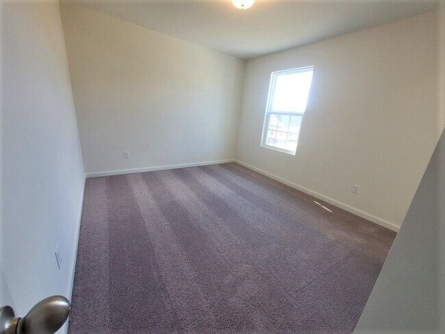 Building Photo - Beautiful, like new home in Mt Juliet with...