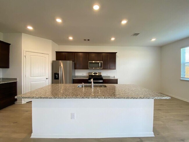 Building Photo - 408 Brody Ln