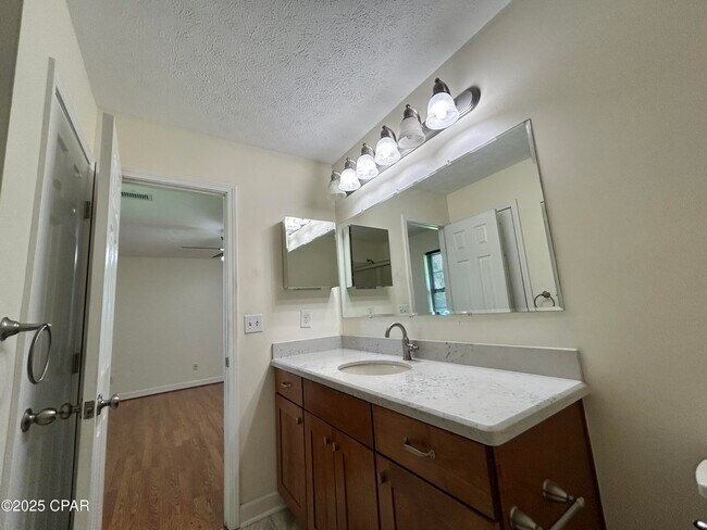 Building Photo - 5430 Olympia Dr