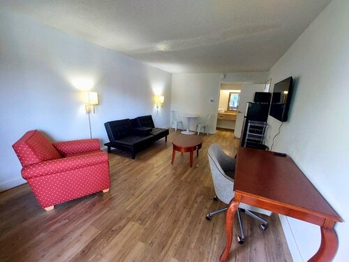 Building Photo - 4645 N Socrum Loop Rd