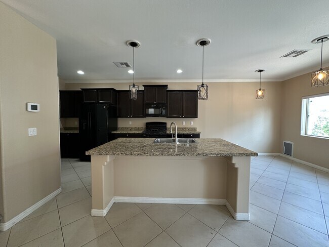 Building Photo - 9417 Sand Tiger Ave