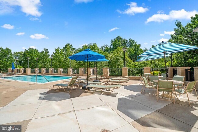 Building Photo - 485 Harbor Side St