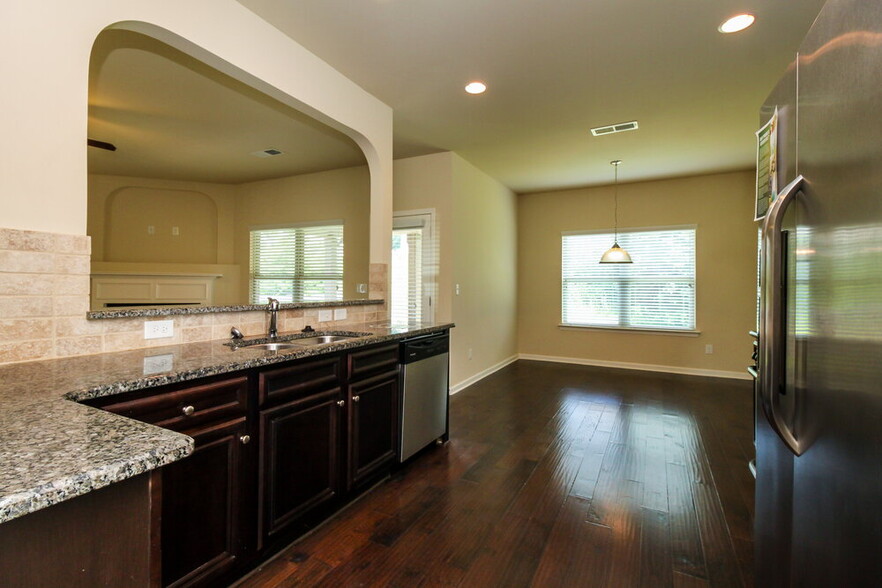 Building Photo - 4760 Carnegie Ct