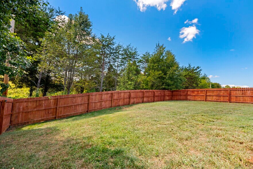 Building Photo - 317 Wynberry Ct