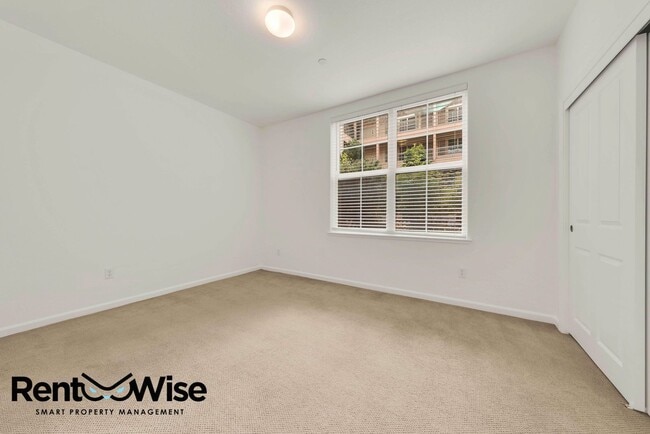 Building Photo - 1388 Broadway