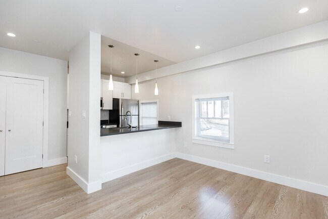 Building Photo - 355 Laguna