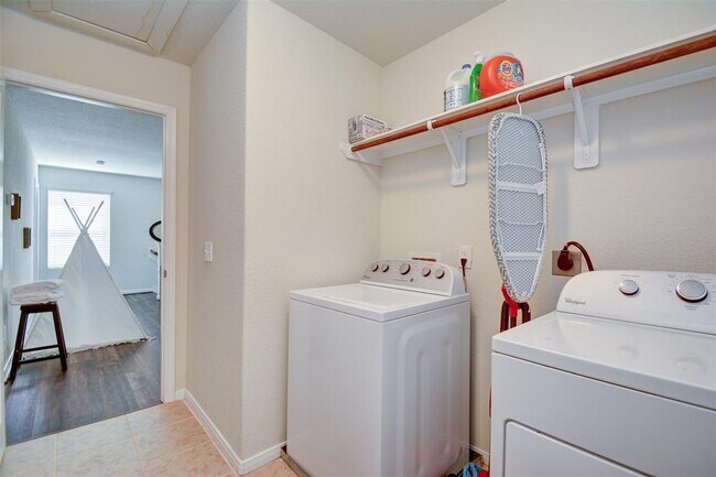 Building Photo - 6807 Alum Rock Ln