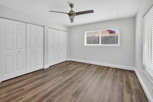 Building Photo - 714 SW 25th Ave