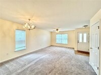Building Photo - 19 Bainbridge Way