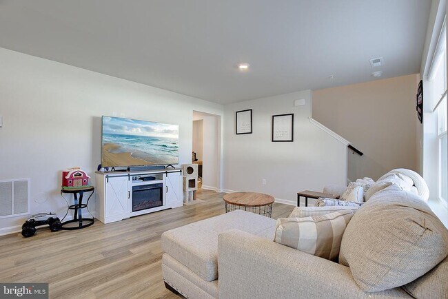 Building Photo - 134 Charming Frst Ave