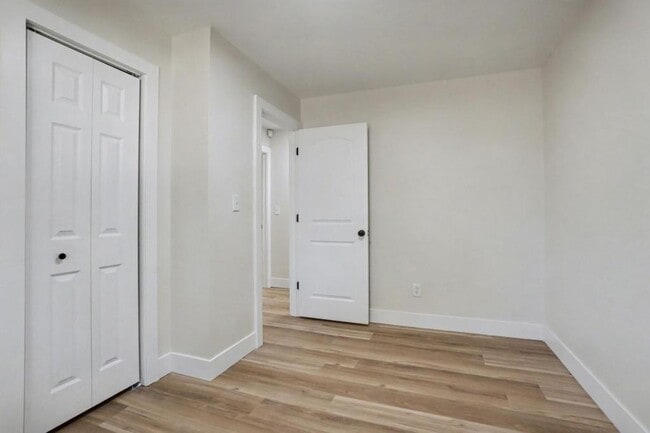 Building Photo - 83 Brookhaven Dr