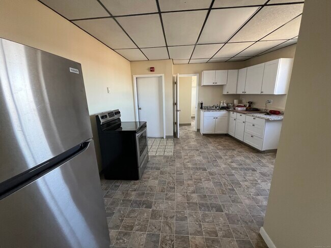 Building Photo - 33 Railroad Ave