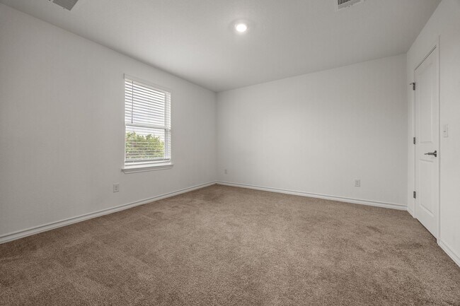 Building Photo - Spacious 4 Bed / 3 Bath in Liberty Hill – Quartz Kitchen, Hot Tub + Flexible W/D Option