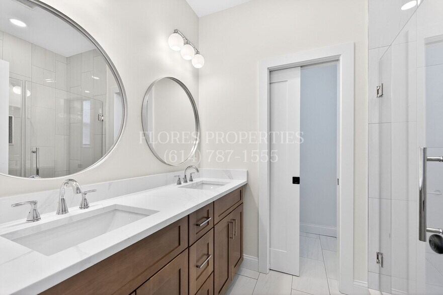 Building Photo - 696 S 22nd St