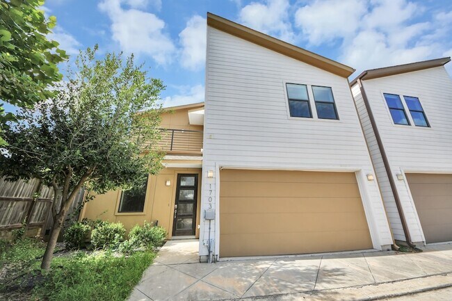Building Photo - 1703 Cedrocanna Ln
