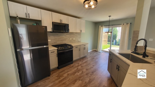 Building Photo - 187 W Buckingham Dr