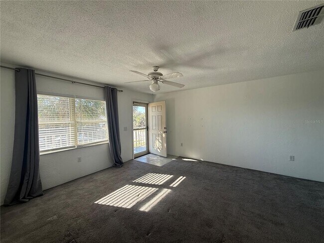 Building Photo - 112 7th St S