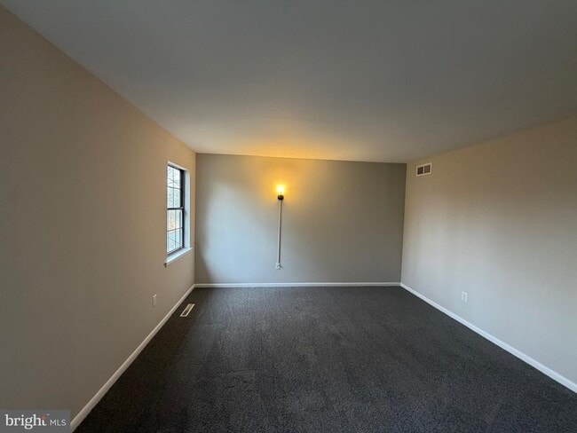 Building Photo - 120 Redwood Dr