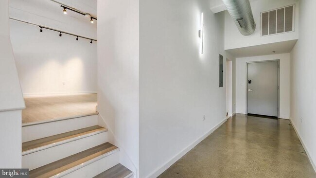 Building Photo - 444 N 4th St