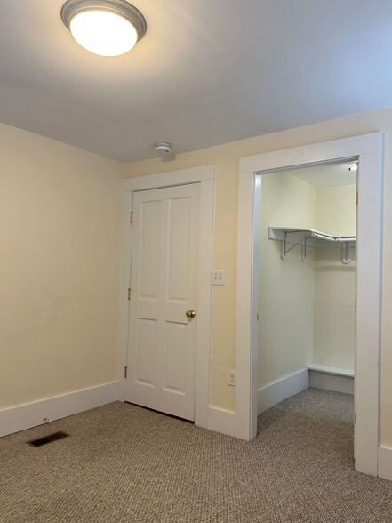 Building Photo - 4 Riggs St