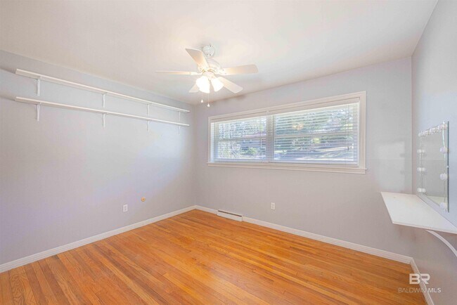 Building Photo - 202 Confederate Dr N