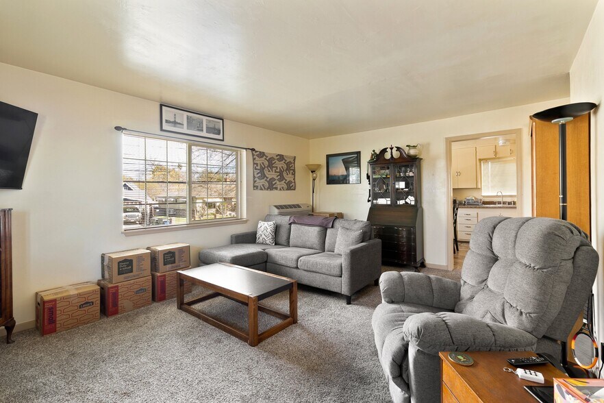 Building Photo - 504 W Marlette St