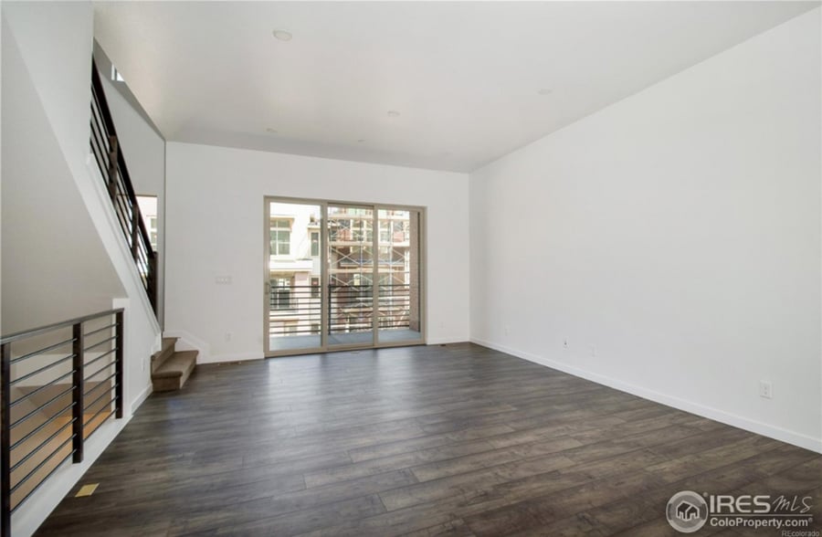 Building Photo - 523 Primrose Ln