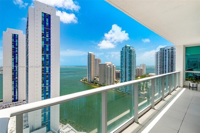 Building Photo - 300 S Biscayne Blvd