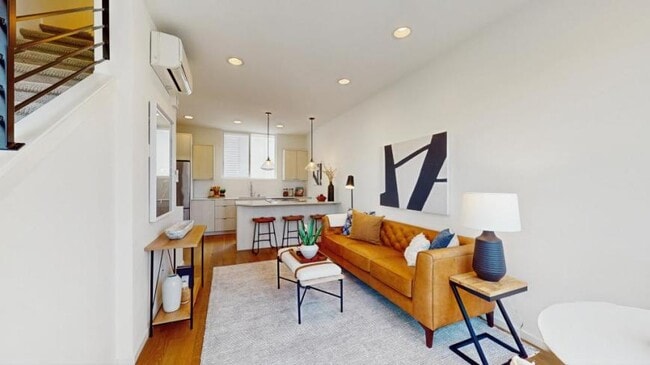 Building Photo - 2 bedroom in Seattle WA 98103