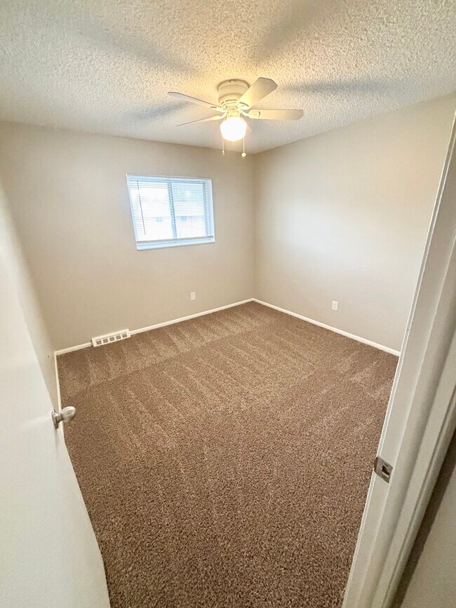 Building Photo - 9014 E Lehigh Ave