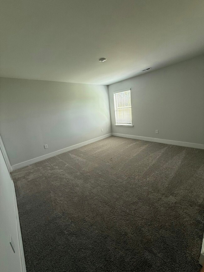 Building Photo - 22587 Dashwood Ln