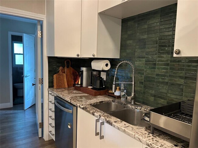 Building Photo - 1406 S Keene Rd