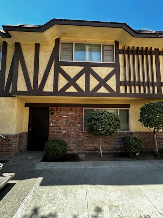 Primary Photo - Single Family Home located in Southwest Ba...