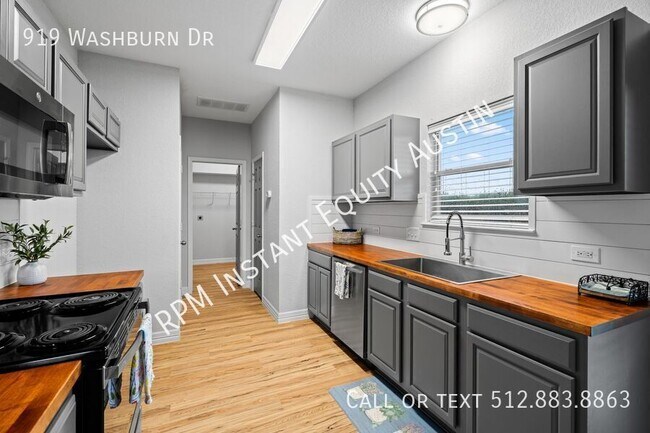 Building Photo - 919 Washburn Dr