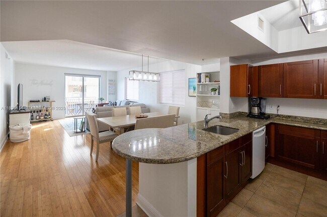 Primary Photo - 7275 SW 90th St
