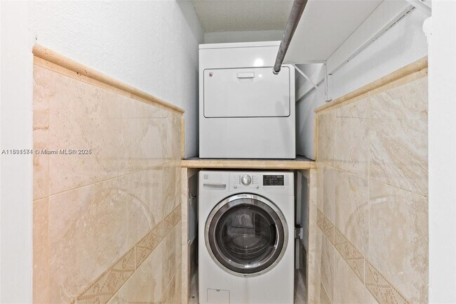 Building Photo - 1300 W 47th Pl