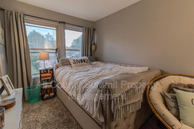 Building Photo - 16103 E Alaska Pl